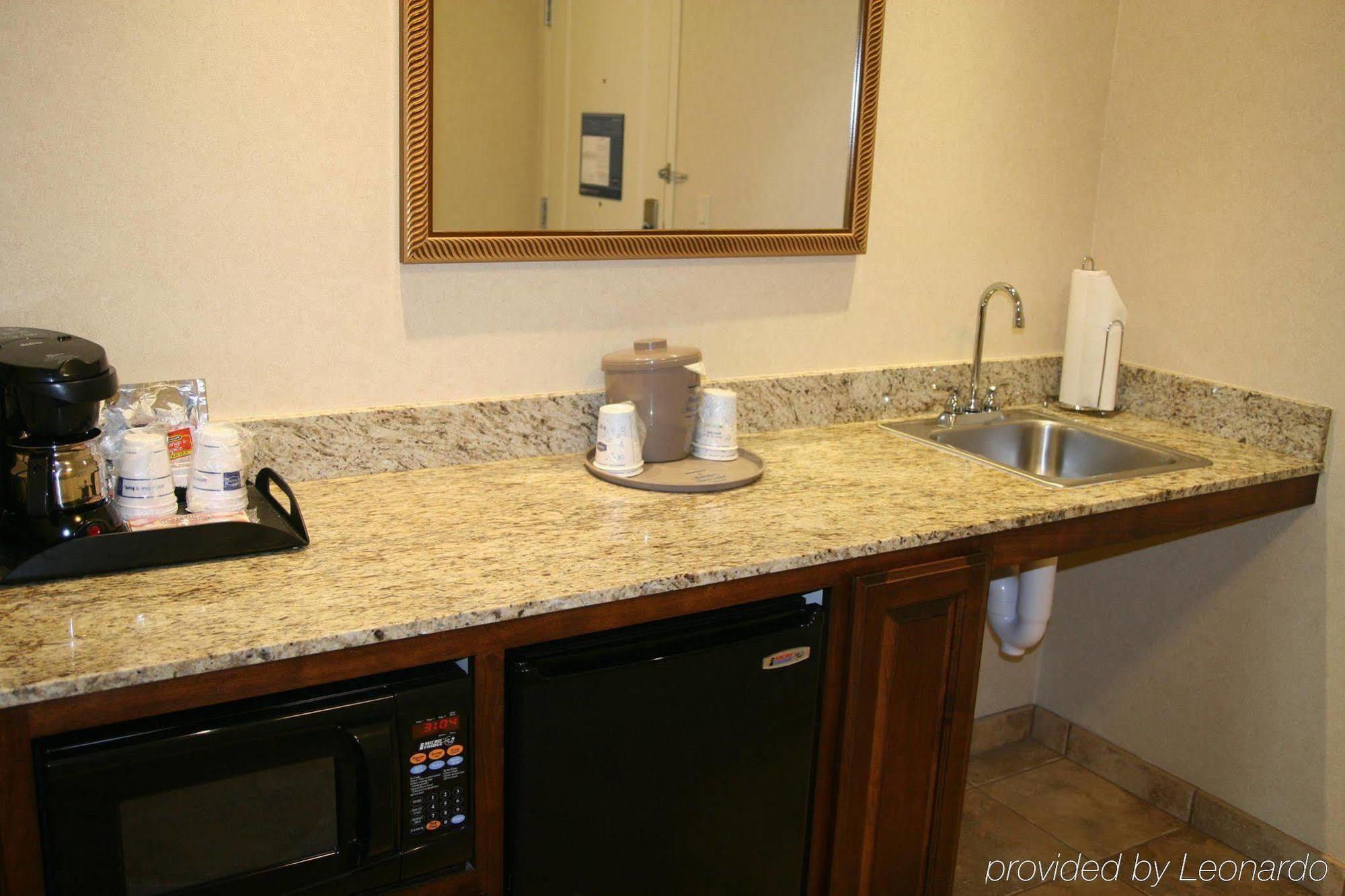 Hampton Inn & Suites Lodi Szoba fotó